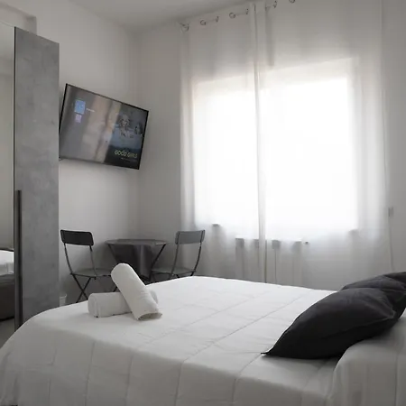 Monteleone ,12 Frühstückspension 4*