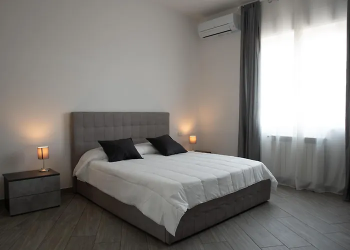 Monteleone ,12 4* נאפולי